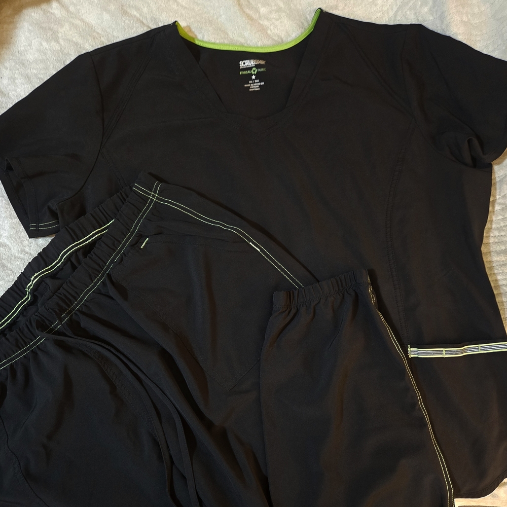 Black ScrubStar Set with Lime Accents